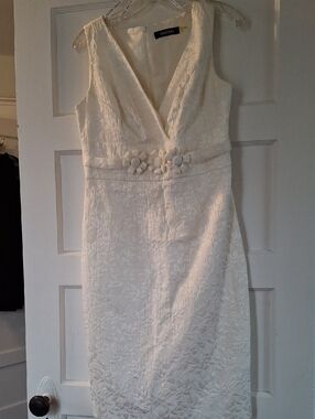 Ellen Tracy Cream Floral Embossed V-Neck Sheath Dress